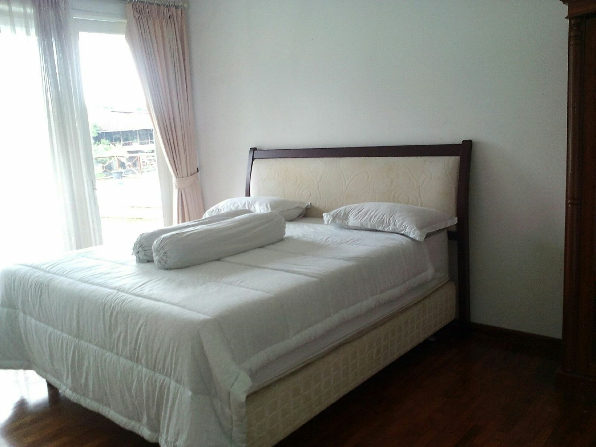 צ'יפאנאס Villa Bukit Danau מראה חיצוני תמונה