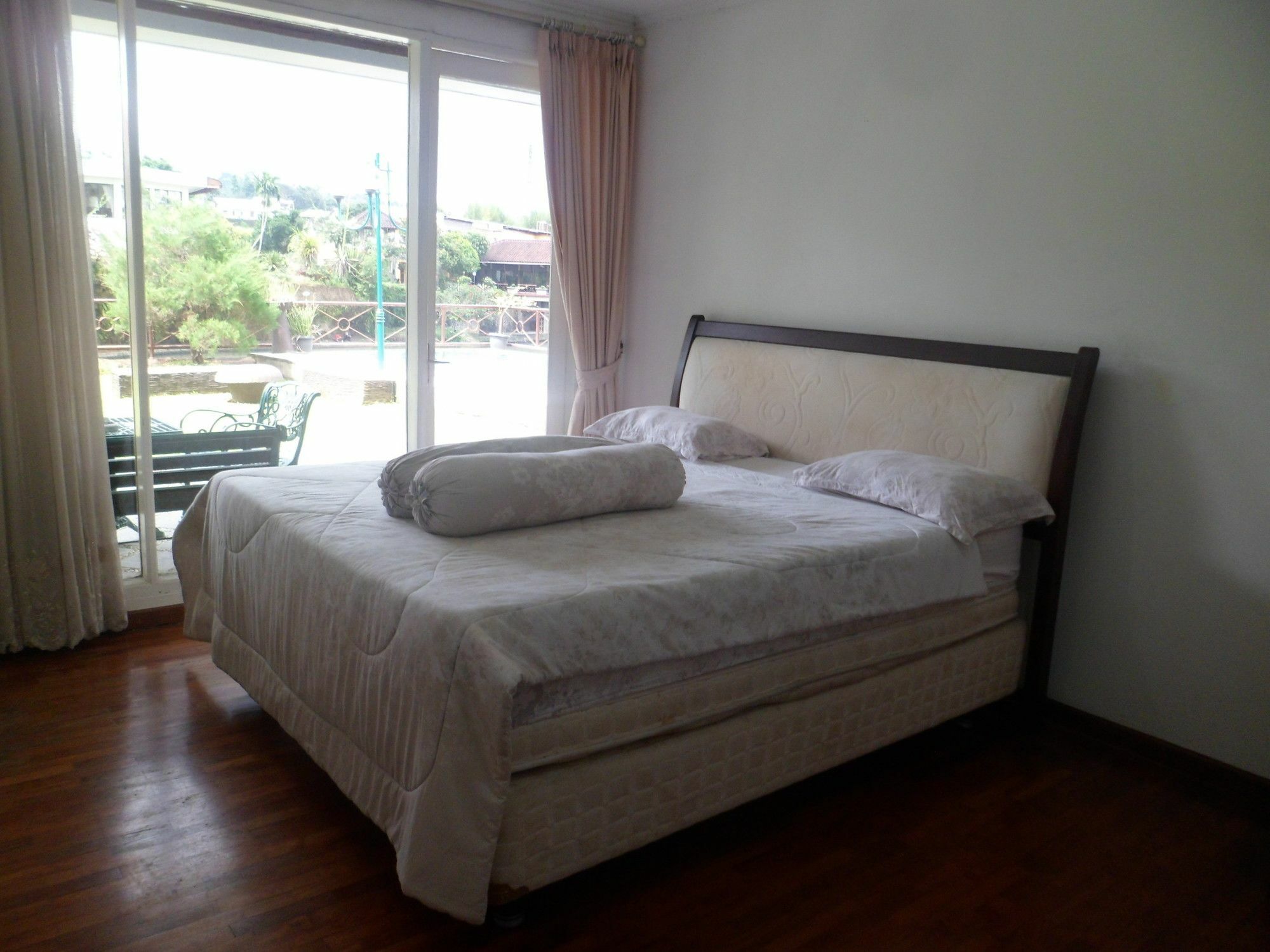 צ'יפאנאס Villa Bukit Danau מראה חיצוני תמונה