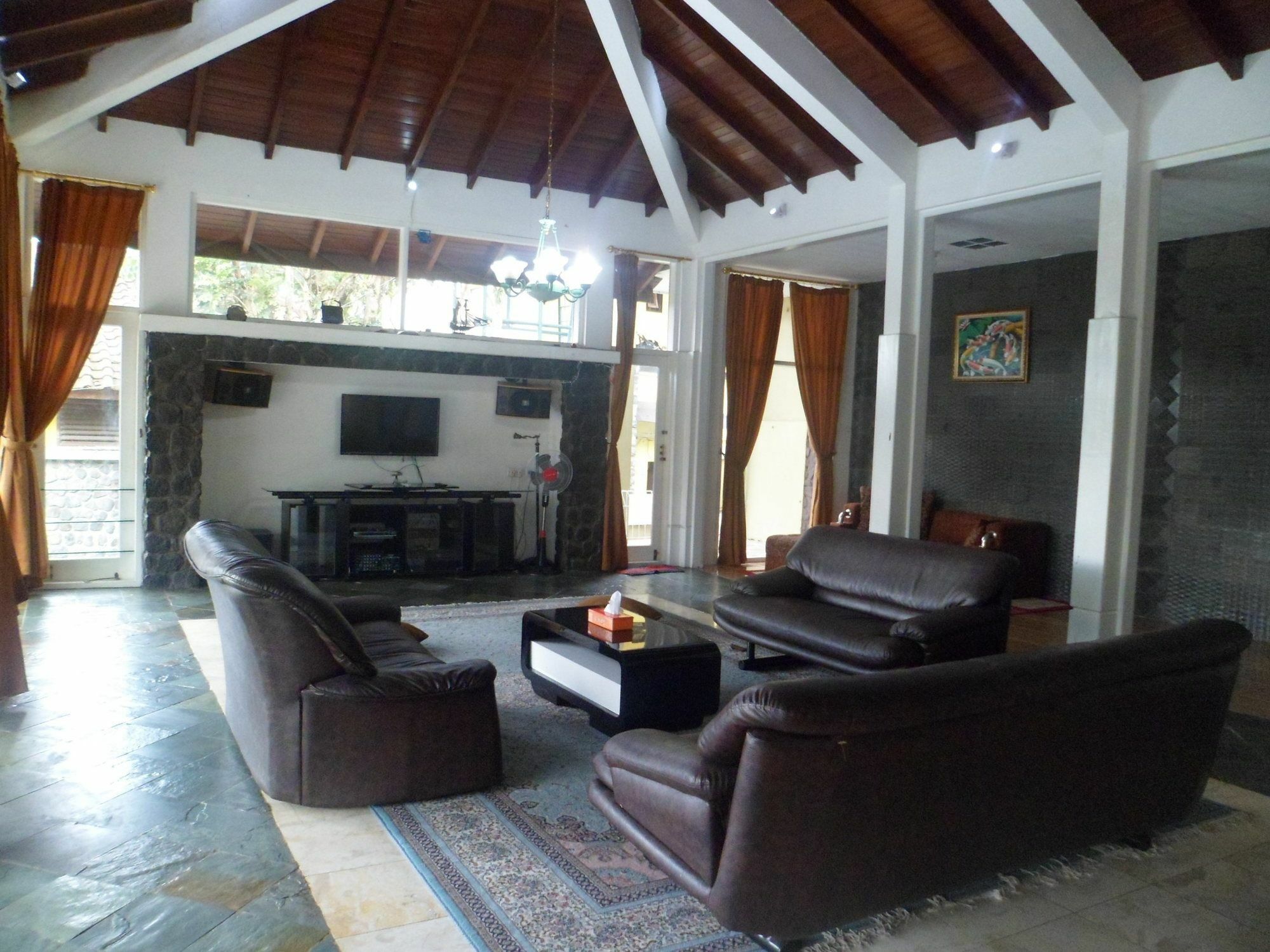 צ'יפאנאס Villa Bukit Danau מראה חיצוני תמונה