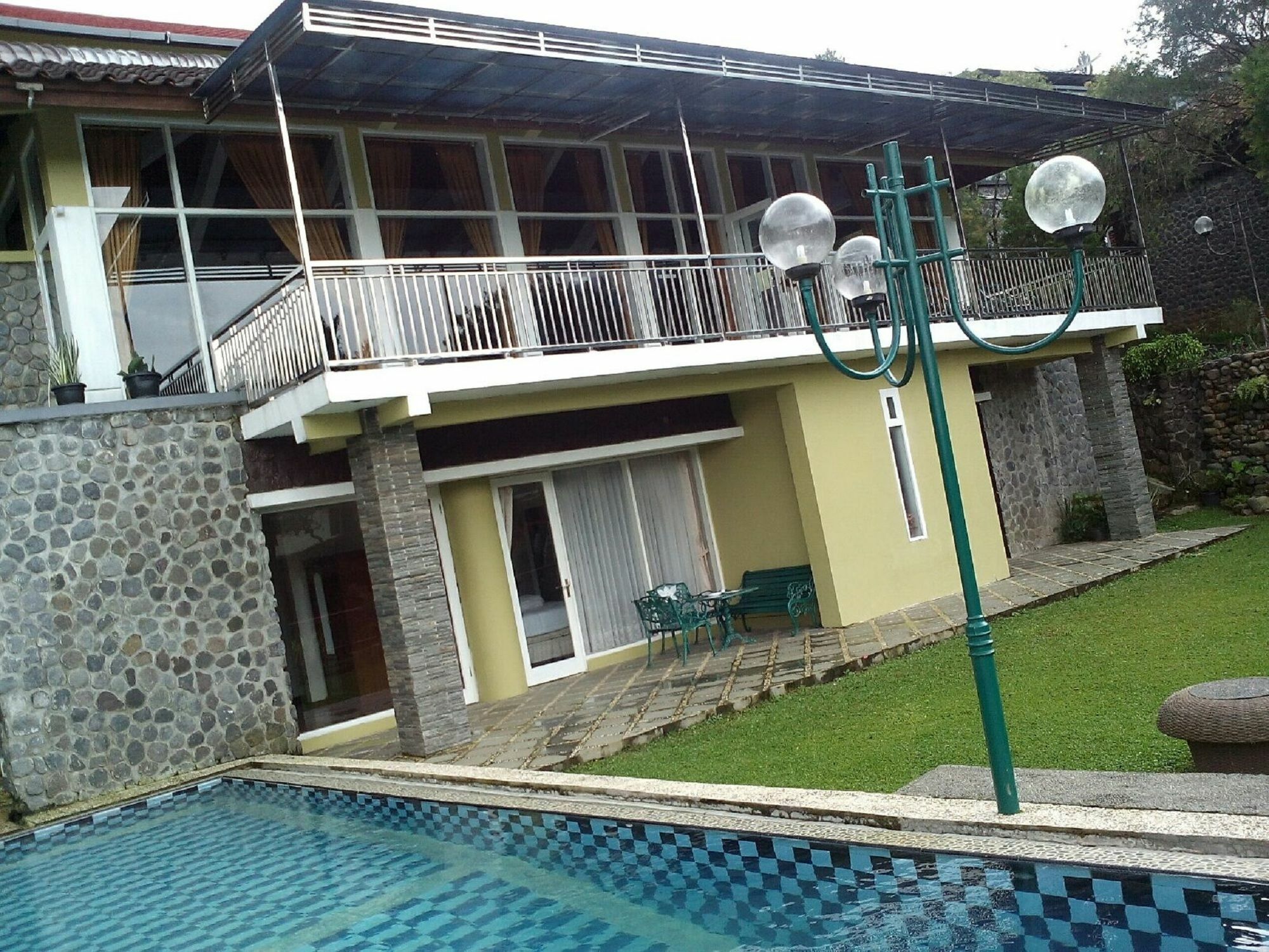 צ'יפאנאס Villa Bukit Danau מראה חיצוני תמונה
