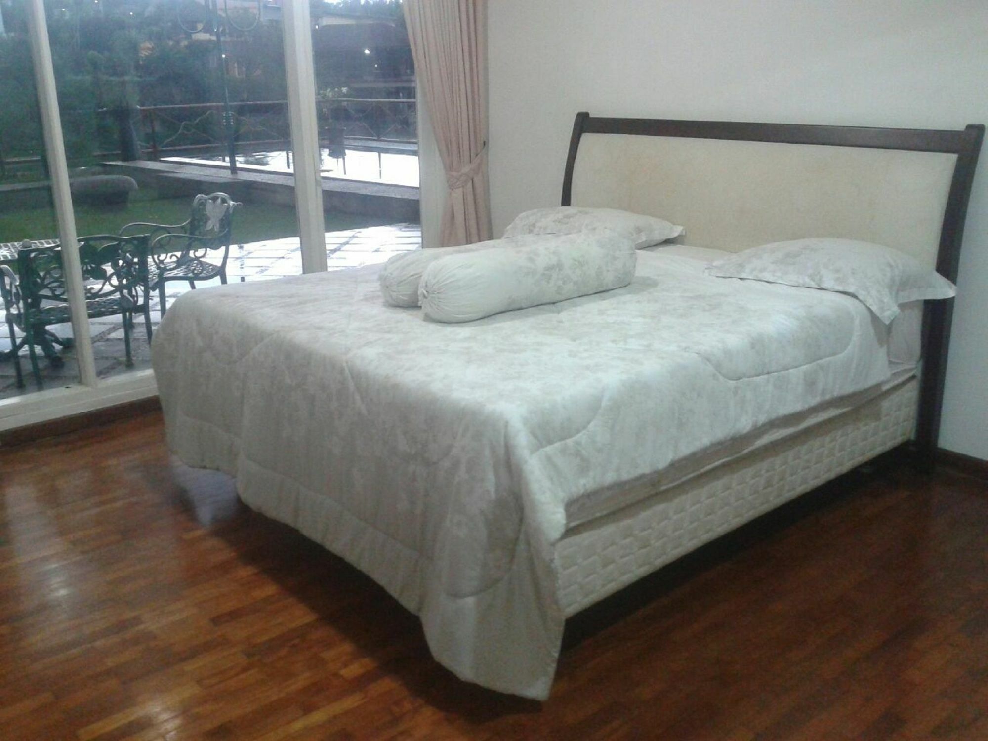 צ'יפאנאס Villa Bukit Danau מראה חיצוני תמונה