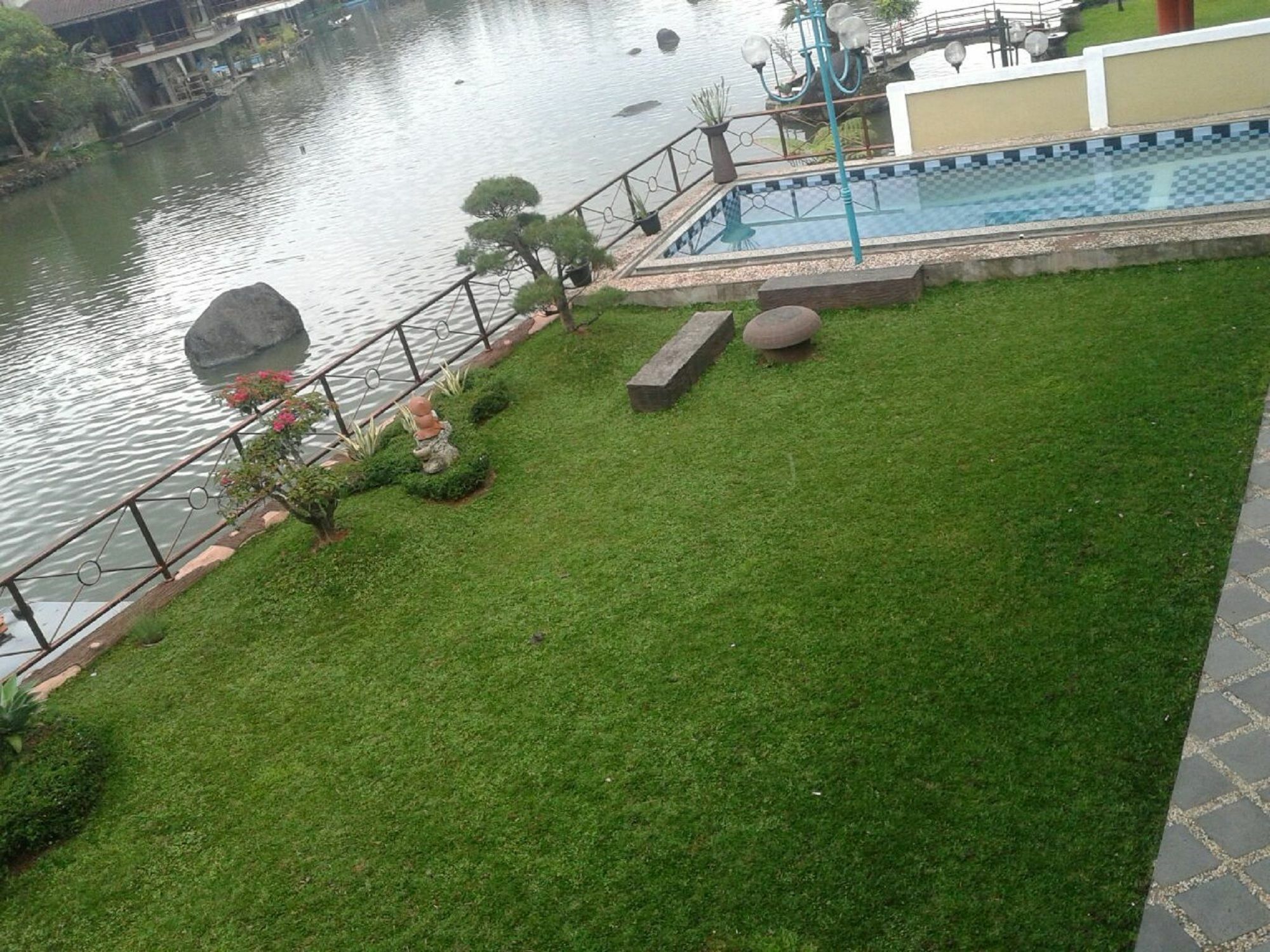 צ'יפאנאס Villa Bukit Danau מראה חיצוני תמונה