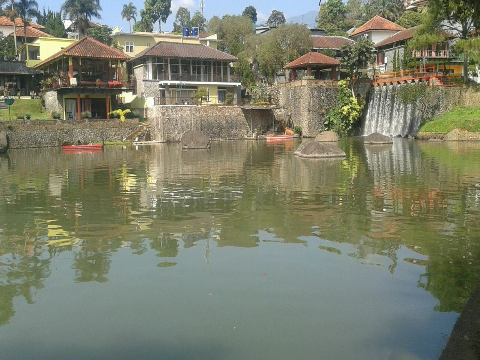צ'יפאנאס Villa Bukit Danau מראה חיצוני תמונה