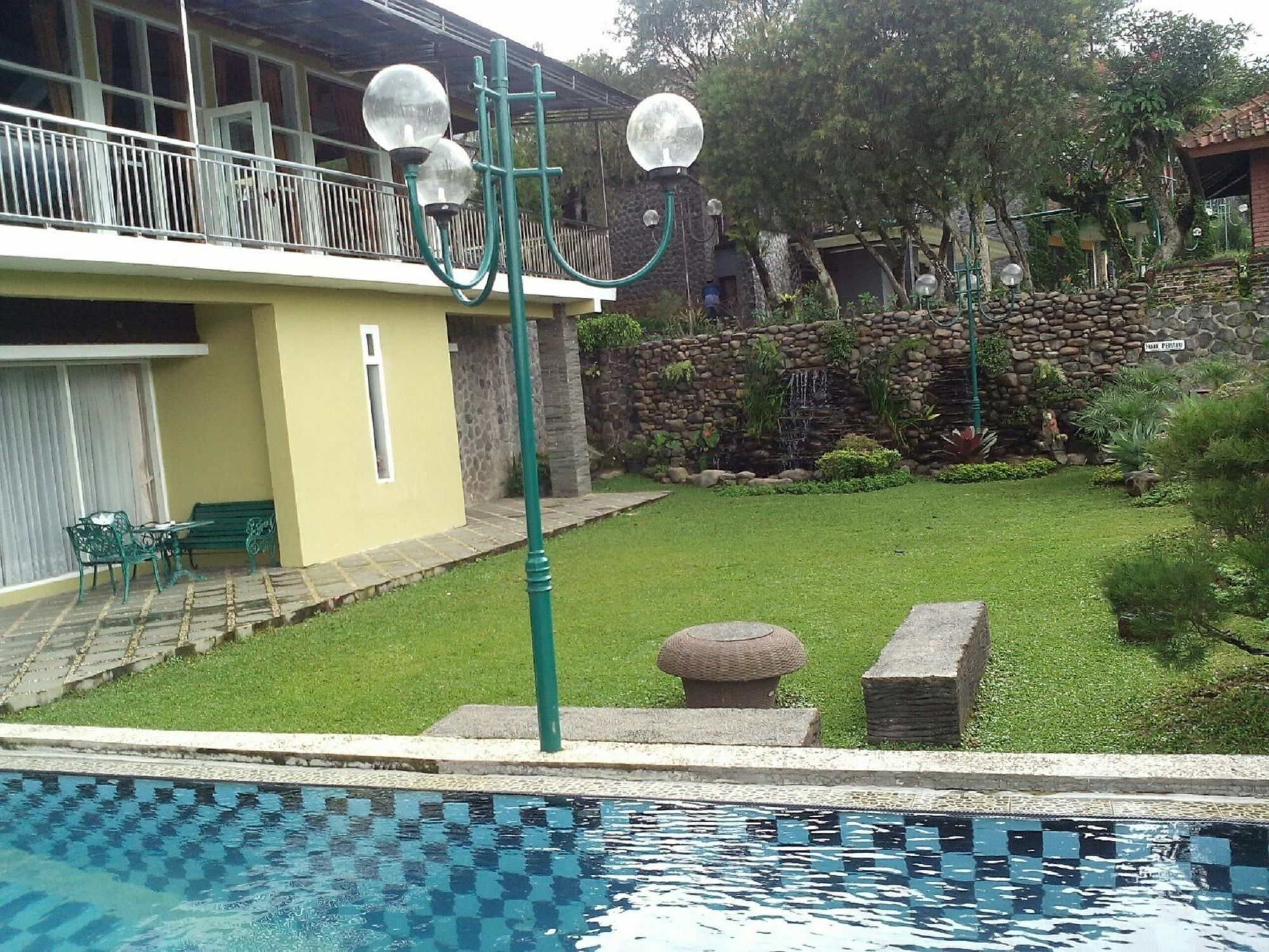 צ'יפאנאס Villa Bukit Danau מראה חיצוני תמונה